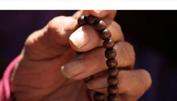 How To Use Buddhist Prayer Beads | Mala Beads For Meditation